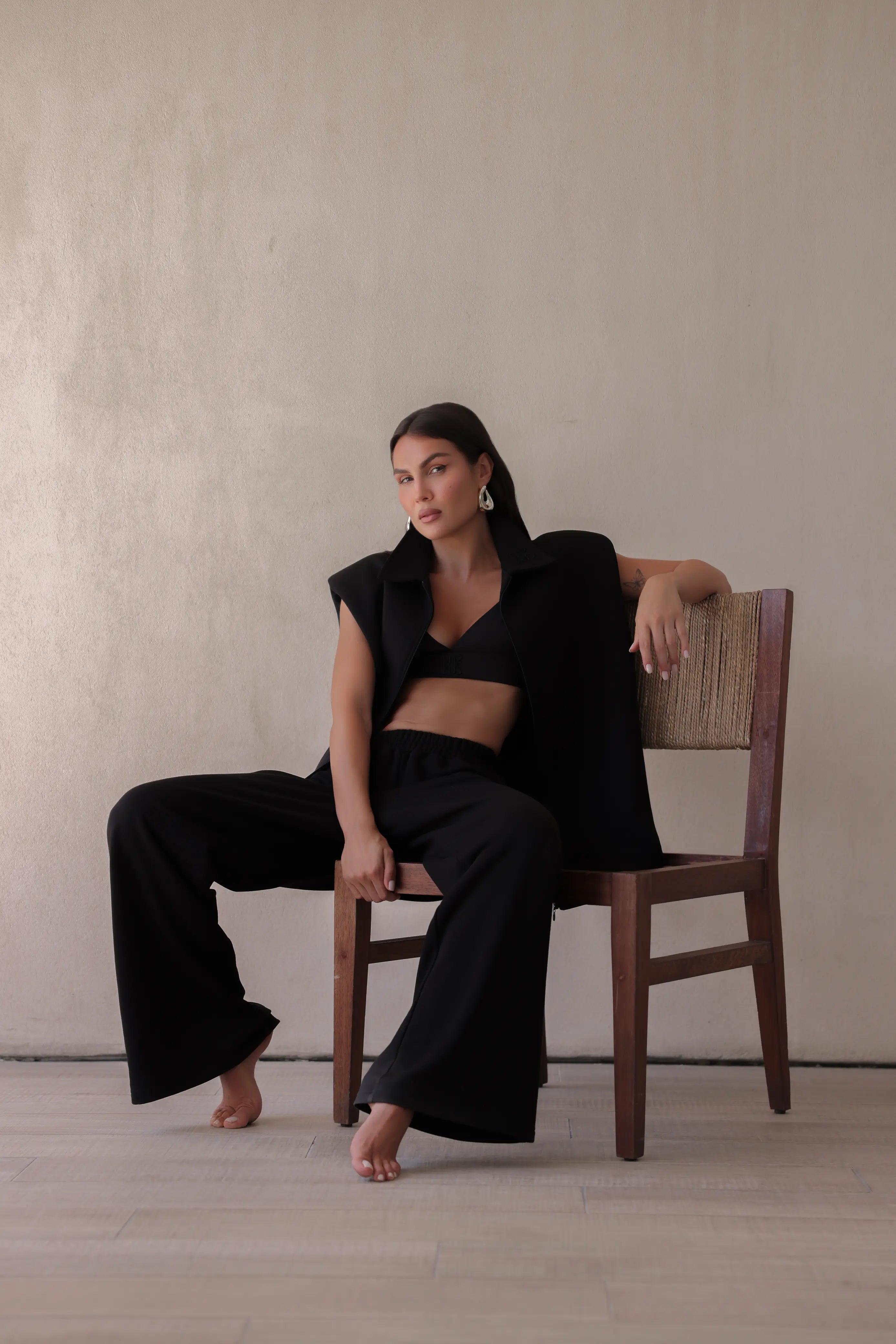 Naomi Gilet — Deep Black